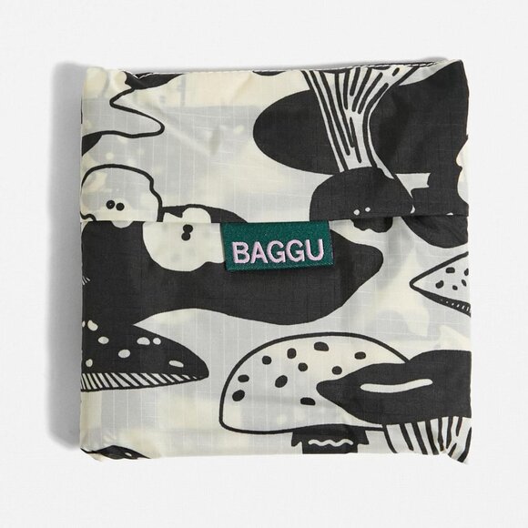 BAGGU Handbags - NWT Standard Baggu - Mushroom